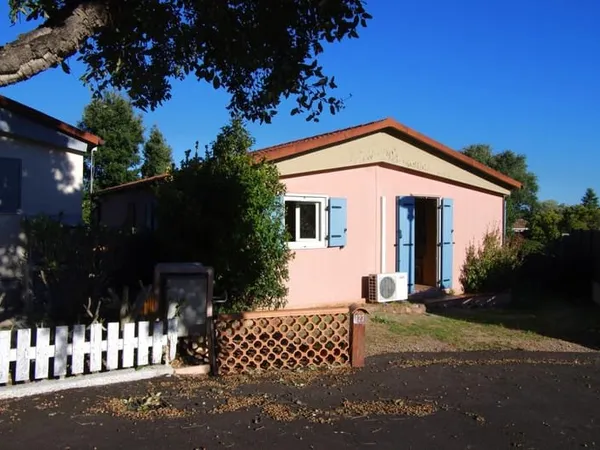 EN EXCLUSIVITÉ - ROQUEBRUNE-SUR-ARGENS CHALET T3 41 M² JARDIN TERRASSE CAVE
