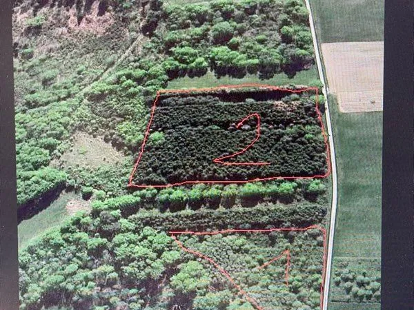 Parcelles de lande bois et terre