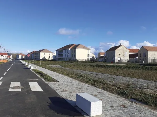 Terrain 574 m²