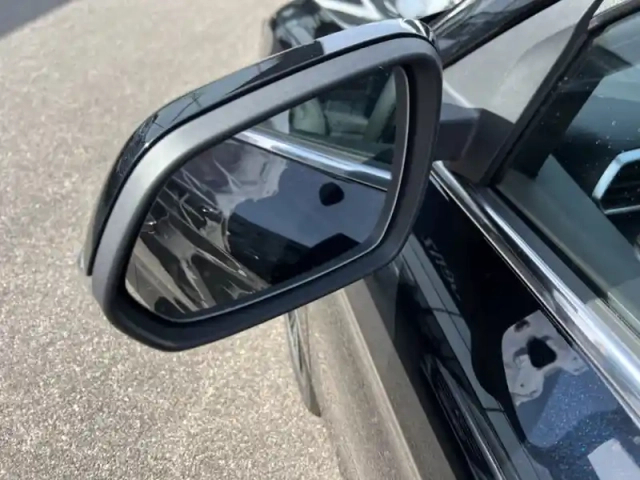Mg Zs 1.5l 197ch hybrid+ luxury — photo 10