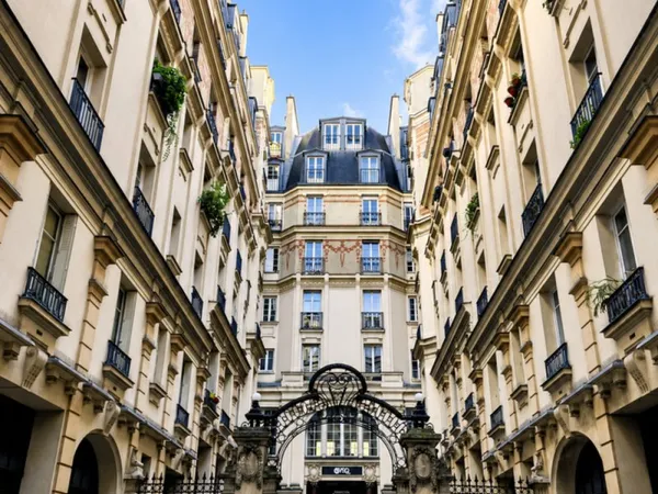 Paris 19e / Lisière 10e ? Lumineux 26 m² au calme, 6e étage