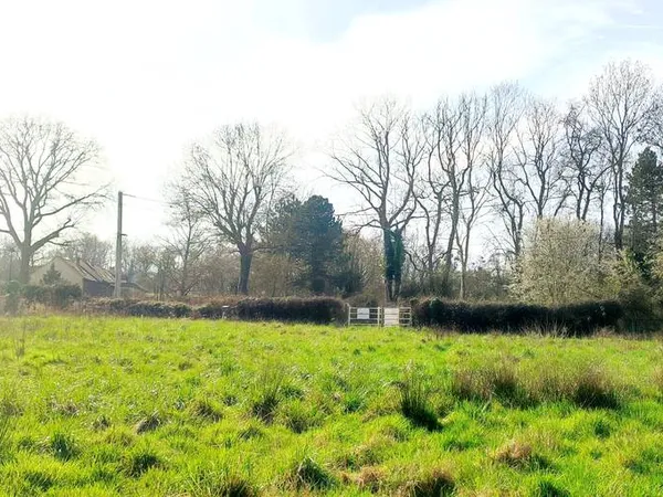 Terrain 623 m²