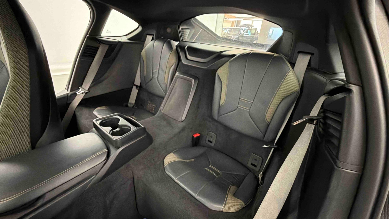 BMW i8 362 ch — photo 20