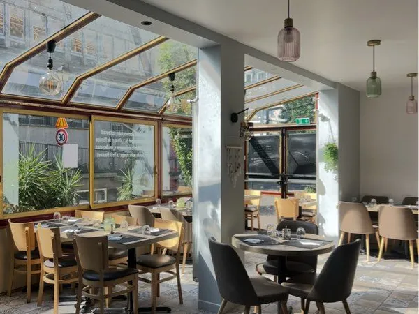 Restaurant spacieux et tout équipé à Choisy-Le-Roi : 80 couverts + terrasse