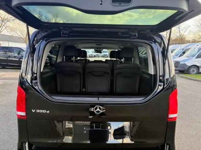 Mercedes Cla sse v 300 d extra-long avan — photo 38