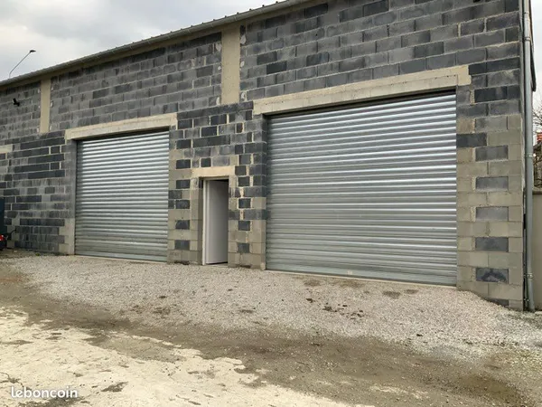 Garage hangar dépôt
