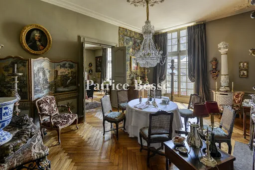 Appartement 5 pièces 174 m²