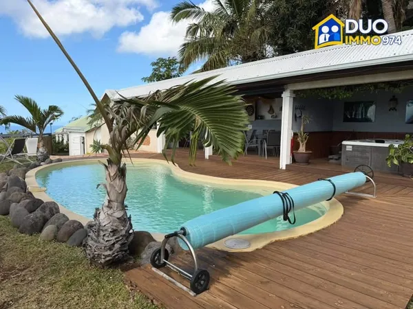 L'Étang-Salé - Propriété avec villa, 7 logements, piscin