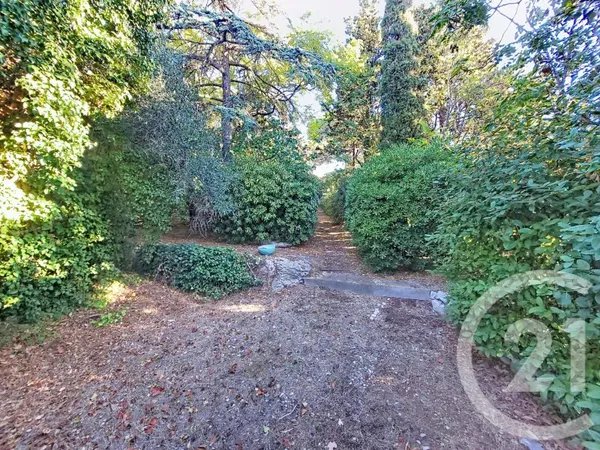 Terrain 925 m²