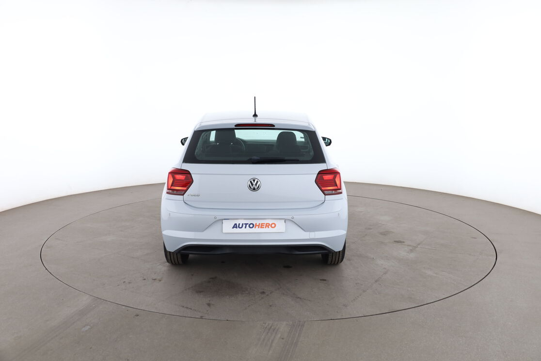 Volkswagen Polo 1.0 Confortline — photo 4