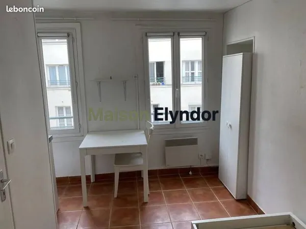 Studio 1 pièce 13 m²