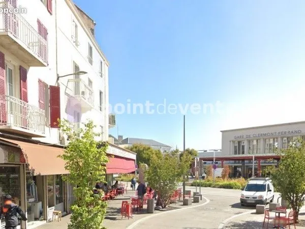 Commerce habillement/textile 75 m²
