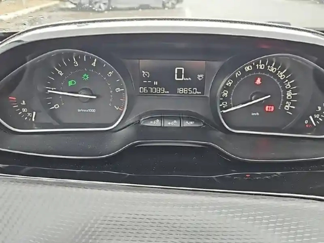 Peugeot 2008 puretech 110ch s&amp;s bvm6 — photo 10
