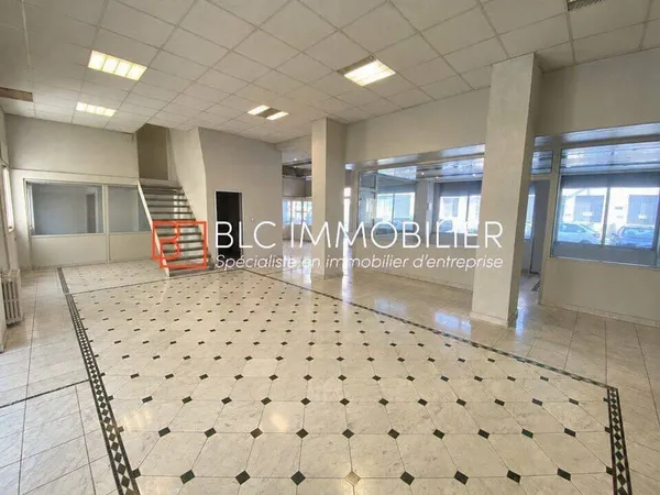 Local commercial 150 m²