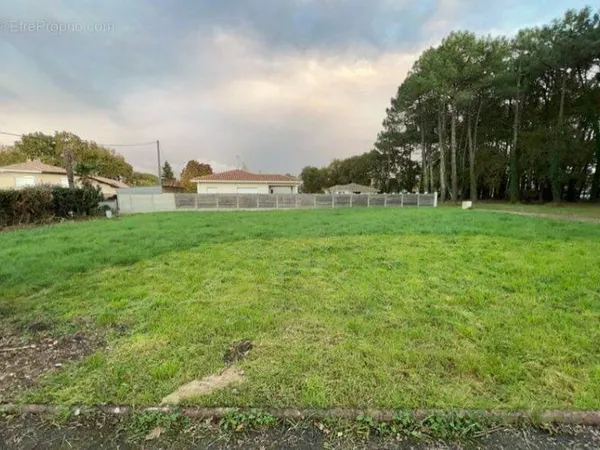 Terrain à bâtir de 600 m² à LA TESTE-DE-BUCH (33)