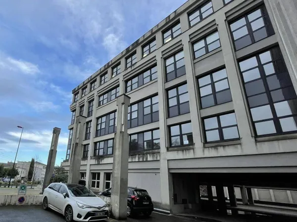 Bureaux 243 m²