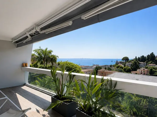 EXCEPTIONNEL COUP DE COEUR A ROQUEBRUNE-CAP-MARTIN