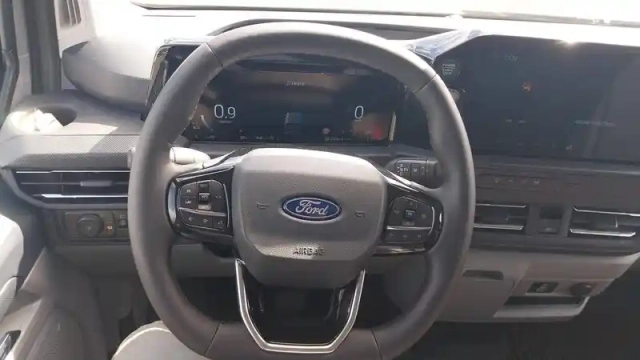 Ford Transit custom multicab 320 l1 2.0 ecoblue 170 ch bva8 — photo 6