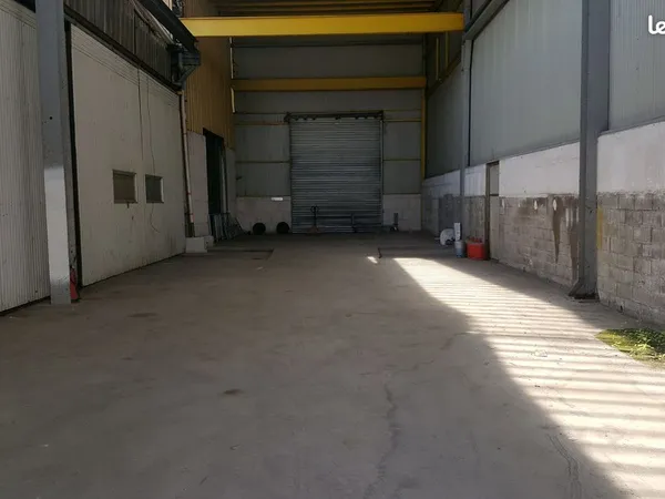 Local d’activité et entrepôt Location Domène 1800€