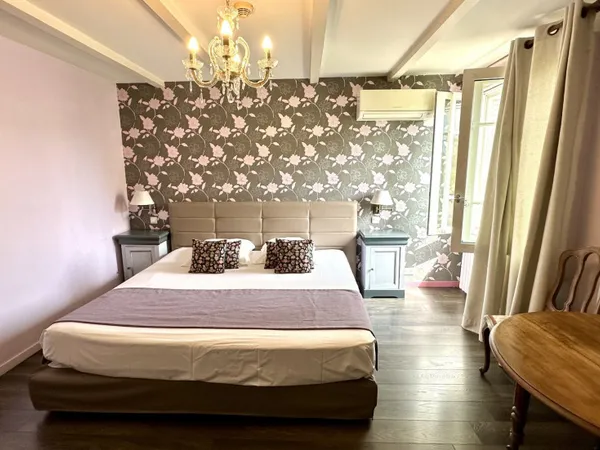 Hôtellerie et restauration Vente Nîmes   1070000€