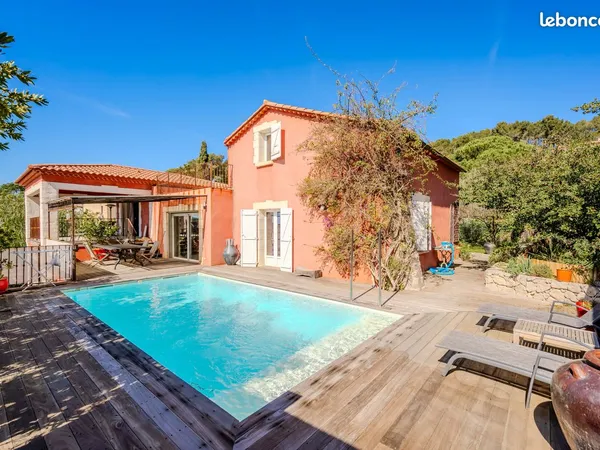 Villa 8 pièces 170 m²