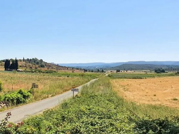 Terrain 698 m²