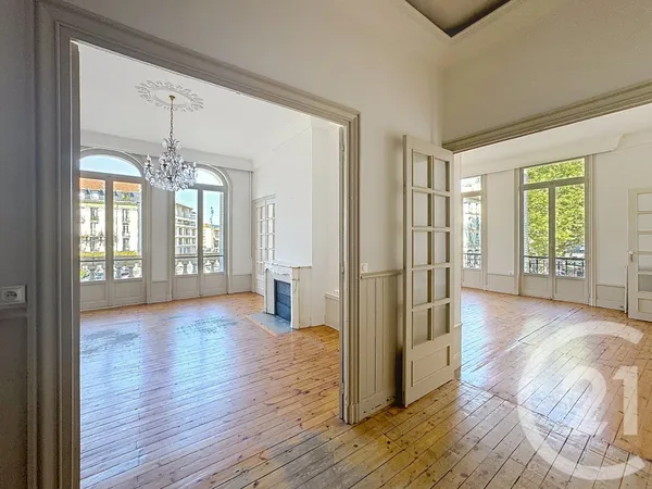 Appartement 6 pièces 235 m²