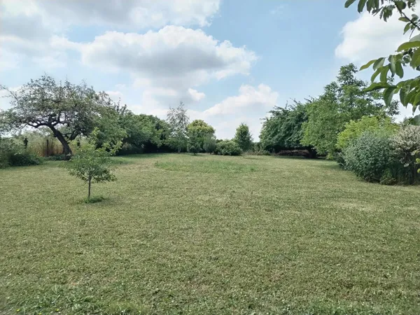 TERRAIN PLAT CONSTRUCTIBLE 1 058 m² -40 MIN FONTAINEBLEAU