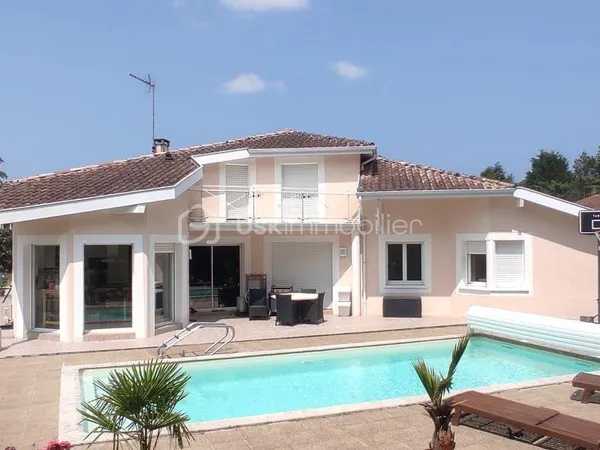 Belle maison familiale avec piscine, dépendance et grand terrain- Saint-Vincent-de-Paul