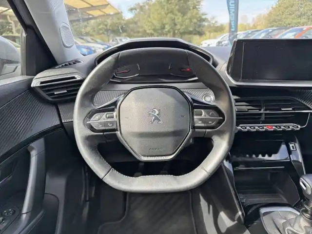 Peugeot 2008 puretech 100 s&amp;s bvm6 — photo 9
