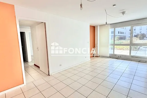 Local 66 m²