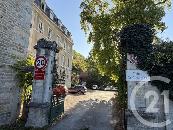 Immeuble 5 pièces 53 m²