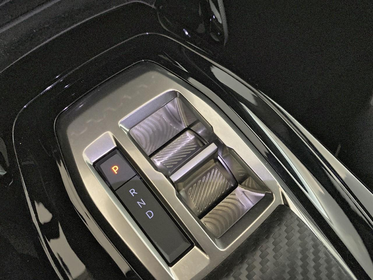 Peugeot 2008 hybrid 145 ch e-dcs6 allure — photo 15