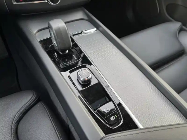 Volvo Xc60 t6 awd hybride rechargeable 253 ch+145 ch geartronic 8 — photo 33