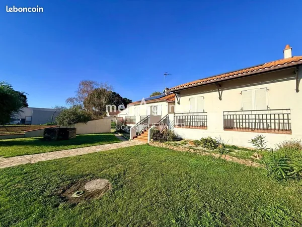 Maison 10 pièces 196 m²