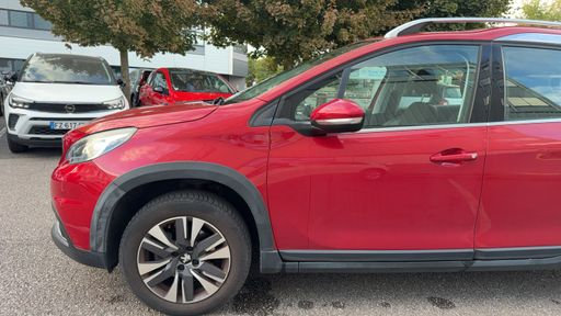 Peugeot 2008 1.2 PureTech 110 - Allure – 2018 – 106566 km – Essence – Boîte Manuelle — photo 2