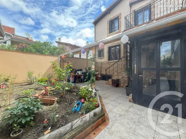 Immeuble 150 m²