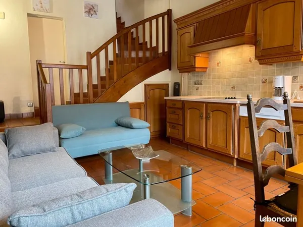 Conques en Rouergue, maison de village,location pour saisonnier à Grand Vabre maison de 65m² sur 3 n