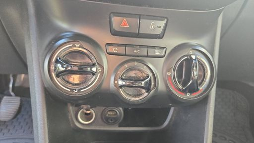 Peugeot 2008 1.2 PureTech 130 - Allure – 2018 – 76560 km – Essence – Boîte Manuelle — photo 12