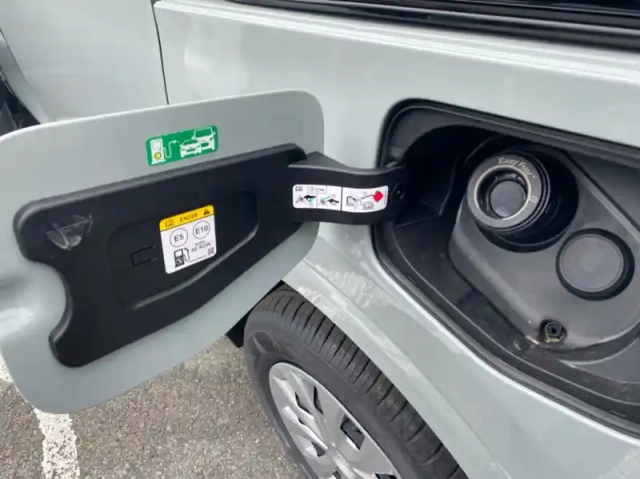 Ford Transit Courier fourgonnette 1.0 ecoboost 100ch cabine approfondie trend — photo 19