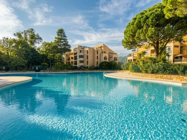 MOUGINS TOURNAMY-2/3 P-TERRASSE-PISCINE