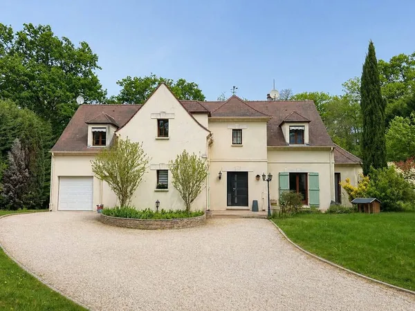 Maison 8 pièces 250 m²