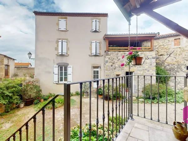 MAISON VIGNERONNE ET IMMEUBLE DE RAPPORT