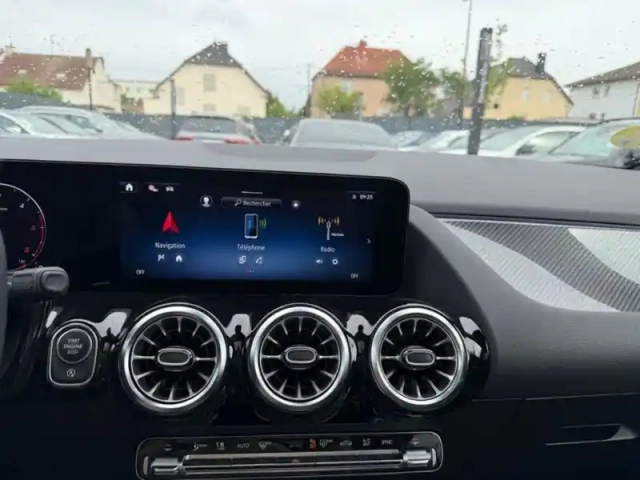Mercedes Gla 200 d amg line — photo 40