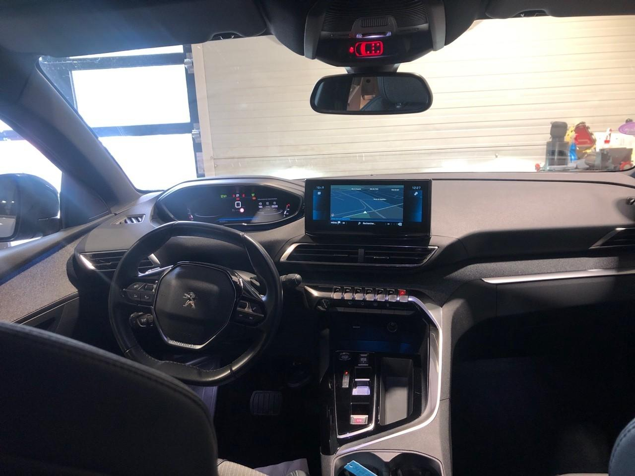 Peugeot 5008 puretech 130ch s&s eat8 allure pack — photo 8