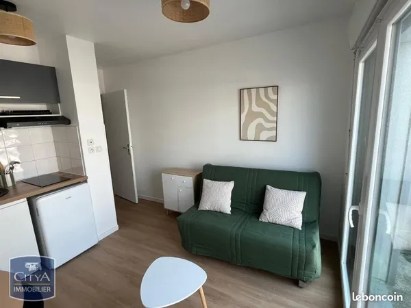 Studio à louer à l année à La Rochelle