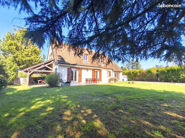 Maison 11 pièces 235 m²