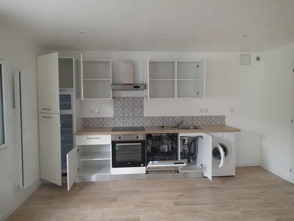 Loue studio meublé à L'Houmeau (17137) près de La Rochelle - 32m²