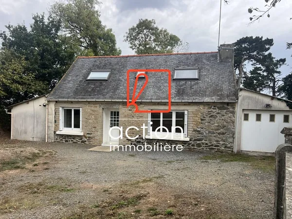 À LOUER MAISON 2 CHAMBRES AVEC GARAGE ET JARDIN QUEMPERV