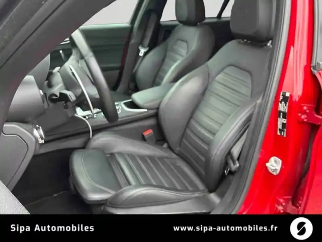 Alfa Romeo Giulia 2.2 160 ch at8 — photo 11